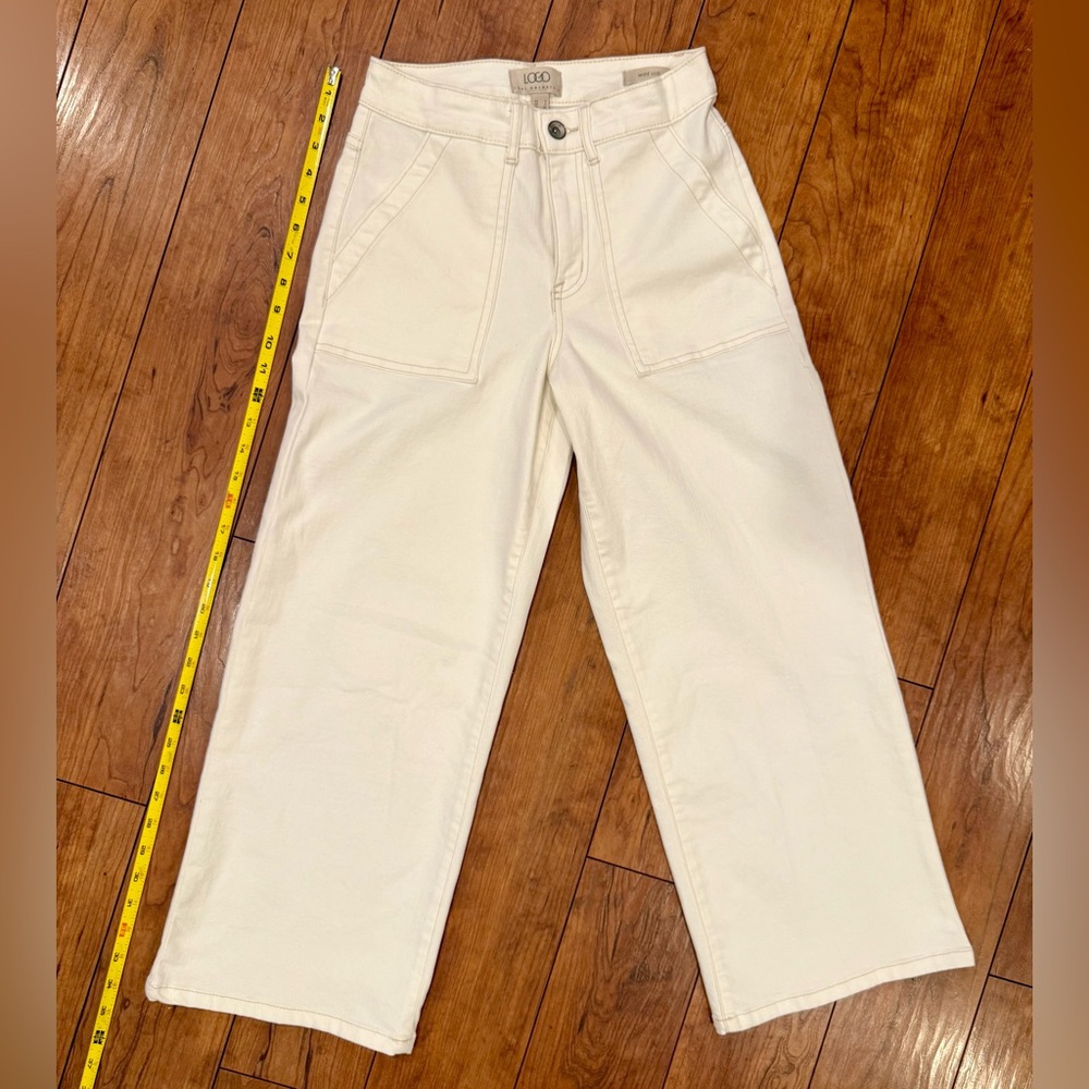 LOGO by Lori Goldstein Size 0 Ecru Wide Leg Crop Jeans